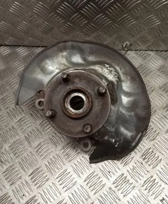 Toyota Corolla Verso E121 Front wheel hub