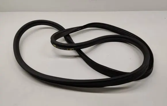 Trunk rubber seal (body)