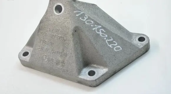 BMW 5 F10 F11 Engine mounting bracket 6775903