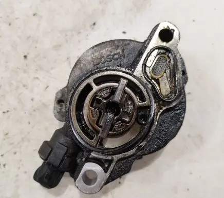 Citroen C4 I Picasso Vacuum pump D1562A