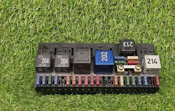 Audi 100 200 5000 C3 Fuse module 443941822A