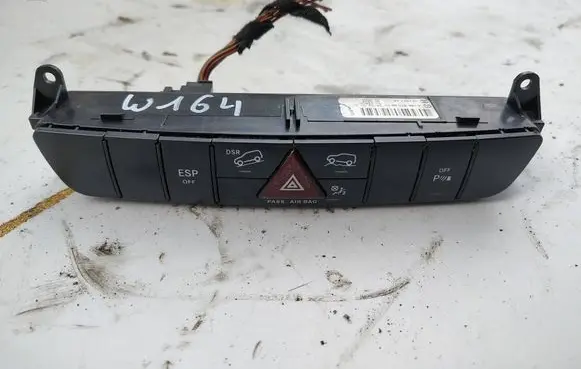 Mercedes-Benz ML W164 Hazard light switch A1648709810