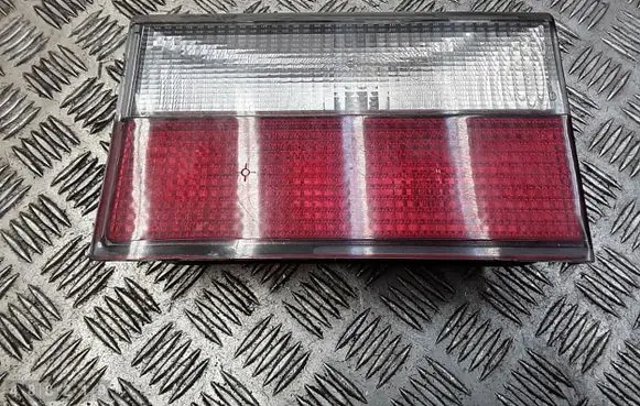Tailgate rear/tail lights