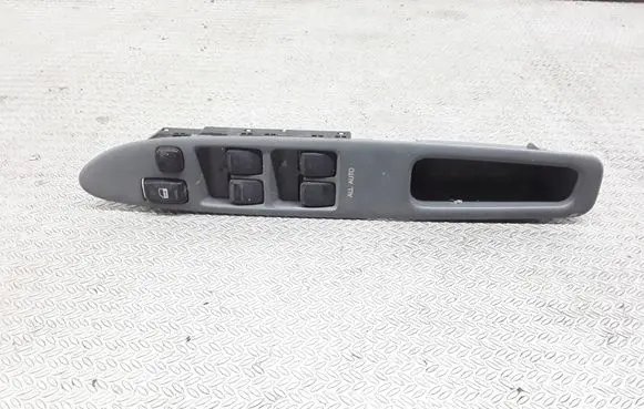 Toyota Avensis Verso Electric window control switch 8404044030