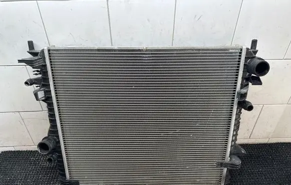 Jaguar XJL Coolant radiator