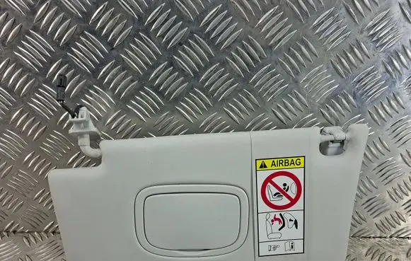 Jeep Renegade Sun visor 