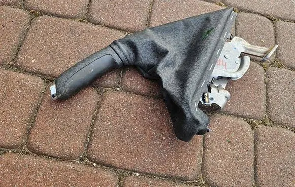 Opel Corsa E Hand brake release handle 13432663