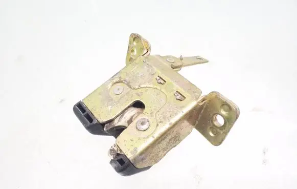 Opel Astra F Tailgate/trunk/boot lock/catch/latch 90381891