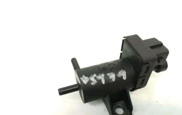 Volkswagen Golf I Vacuum valve 700113709
