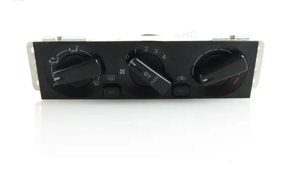 Mitsubishi Pajero Interior fan control switch MR360788