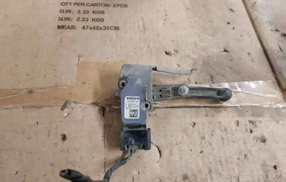 Volvo XC90 Headlight/headlamp level sensor 31360330