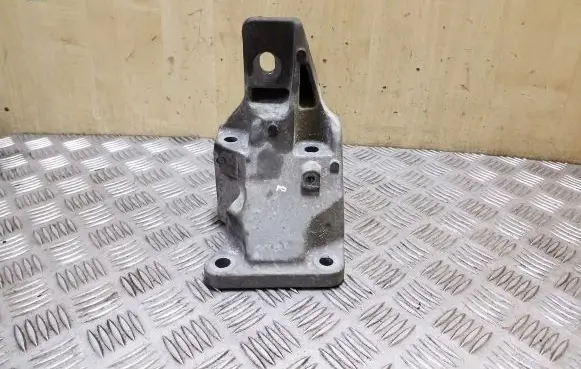 Land Rover Range Rover Sport L494 Engine mounting bracket CPLA6037CB