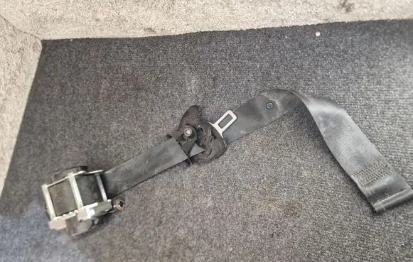 Land Rover Discovery 5 Front seatbelt HY32611B08CC HY32611B08