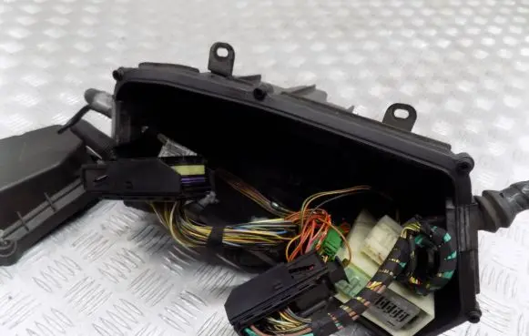 BMW 1 F20 F21 Relay mounting block 