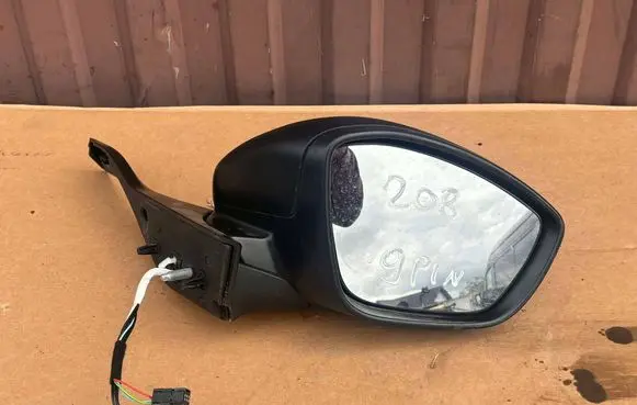 Peugeot 208 I Front door electric wing mirror 232673077