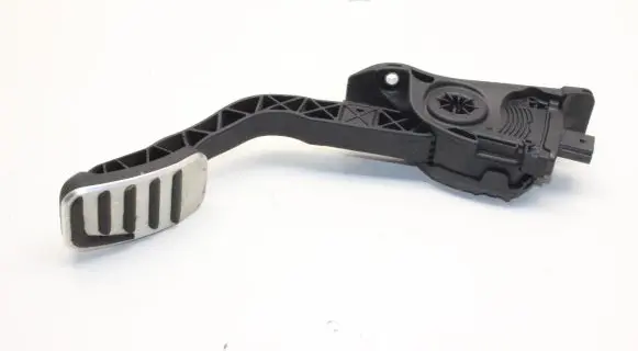 Volvo V40 Accelerator throttle pedal 31341777