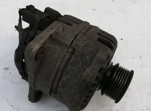 Volkswagen Golf IV Generator/alternator 028903028D