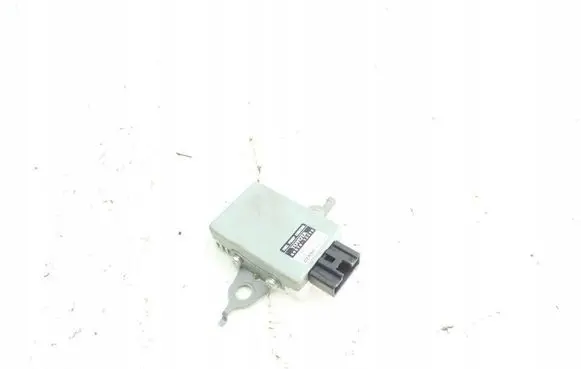 Toyota Auris E180 Fuel pump relay 89570-12370