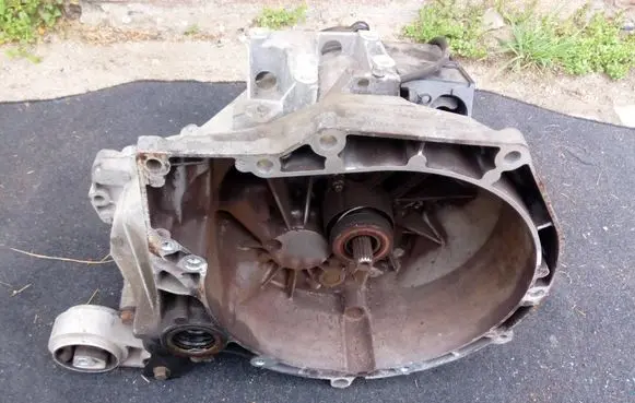 Ford Fiesta Manual 5 speed gearbox CA6R7002LBD NE70638