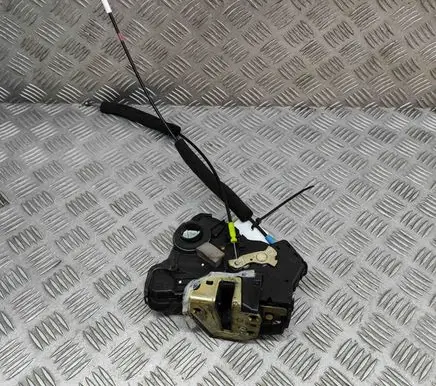 Toyota Land Cruiser (J120) Coupe door lock (next to the handle) 6904033231