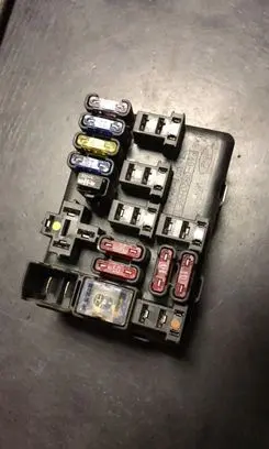 Ford Mondeo MK II Fuse module 93BG14A073AD