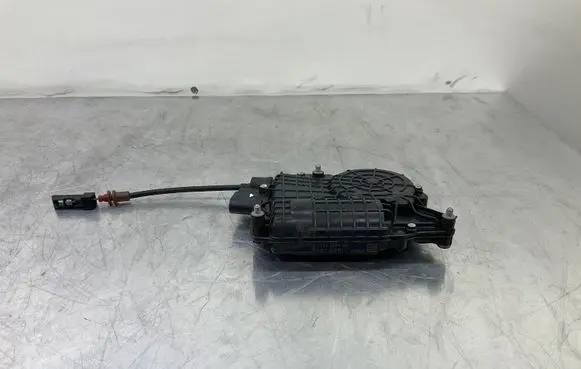 BMW 7 F01 F02 F03 F04 Rear door soft close latching motor 41543098