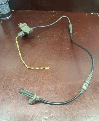 Mercedes-Benz E W211 ABS brake wheel speed sensor A2115401317