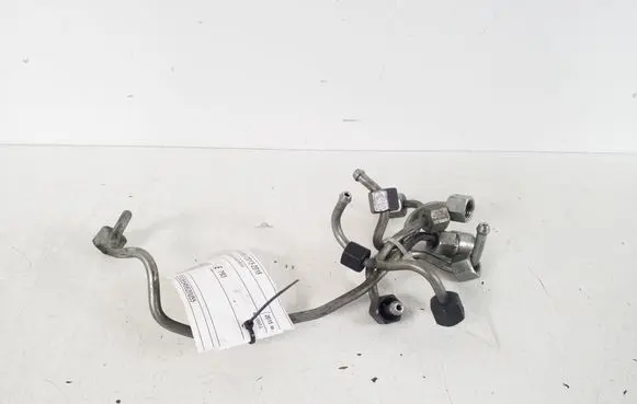 Fuel injector supply line/pipe