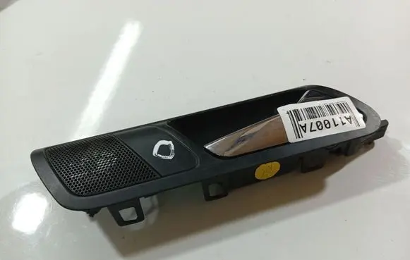Volkswagen PASSAT B6 Rear door interior handle 3C4839114
