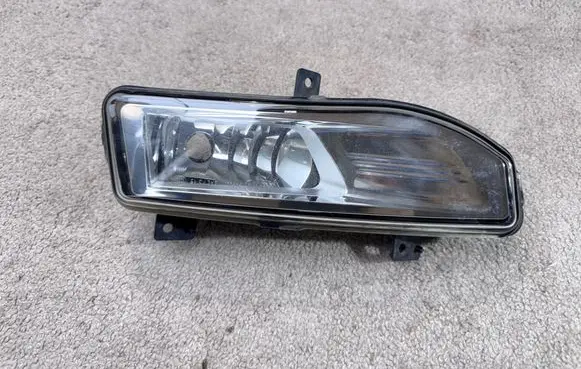 Nissan Leaf II (ZE1) Front fog light 90078636