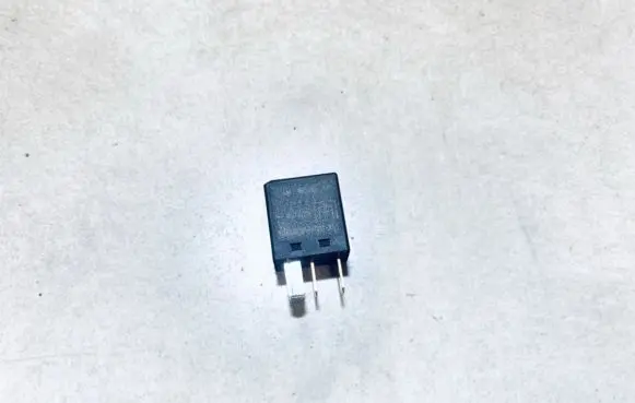 Mitsubishi Colt Other relay mb953382 050332a