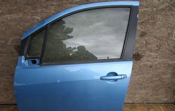 Opel Agila B Front door
