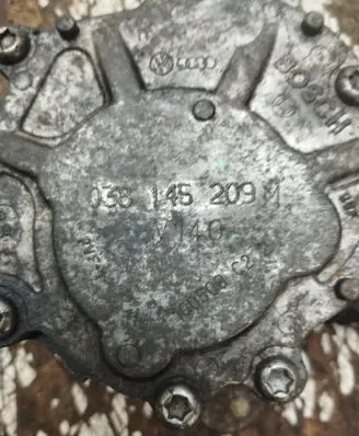 Audi A4 S4 B5 8D Fuel injection high pressure pump 038145209M