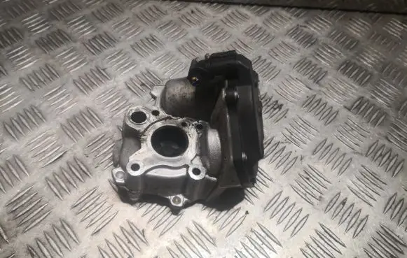 Mercedes-Benz E A207 EGR valve 6511400360 A6511400360