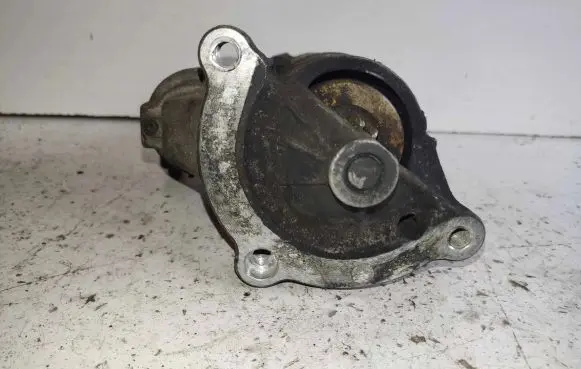 Peugeot 206 Starter motor D7R27 0549PG