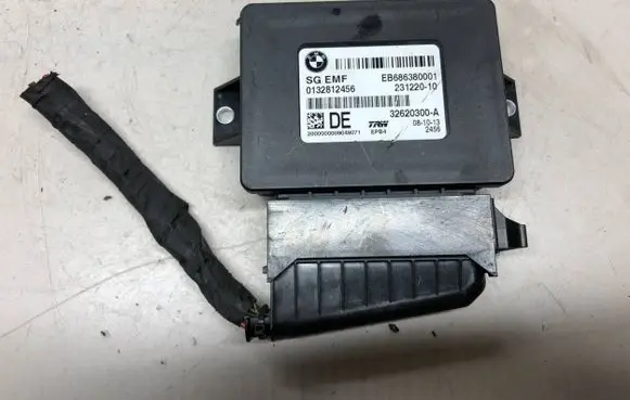 BMW X3 F25 Hand brake control module 6863800 0132812456 23122010