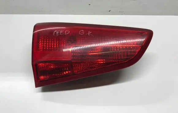 Tailgate rear/tail lights