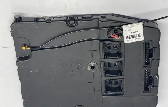 Renault Scenic II - Grand scenic II Comfort/convenience module 8200525386