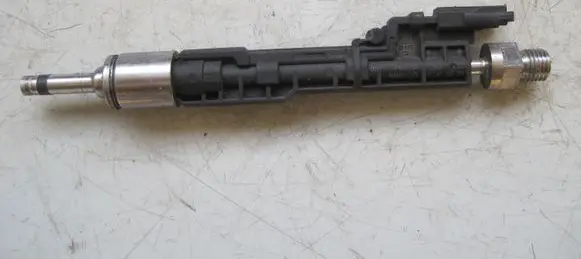 BMW 4 F32 F33 Fuel injector PA6635GF