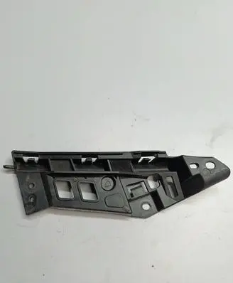 Rear bumper mounting bracket