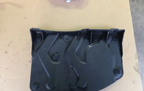 KIA Sportage Engine splash shield/under tray 291202S500