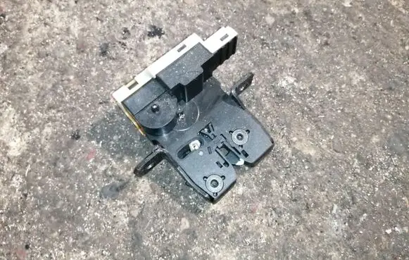 Renault Vel Satis Tailgate/trunk/boot lock/catch/latch 8200229957