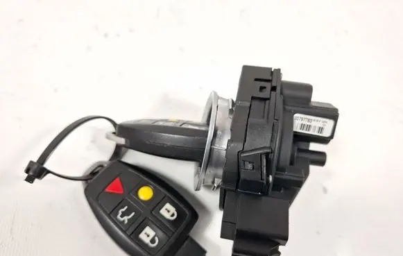 Volvo S40 Ignition lock 30797783 063020370
