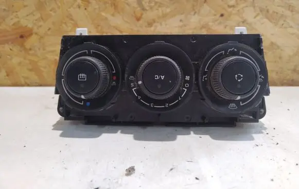 Peugeot 308 Climate control unit 69947013