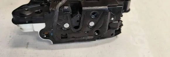 Skoda Yeti (5L) Front door lock 5K1837015B