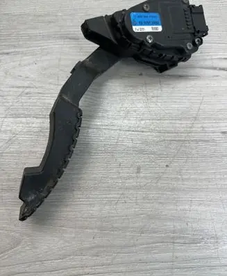 Renault Laguna II Accelerator throttle pedal 8200003392 6PV00811301
