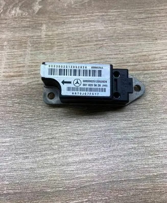 Mercedes-Benz E W210 Airbag deployment crash/impact sensor 0018205626