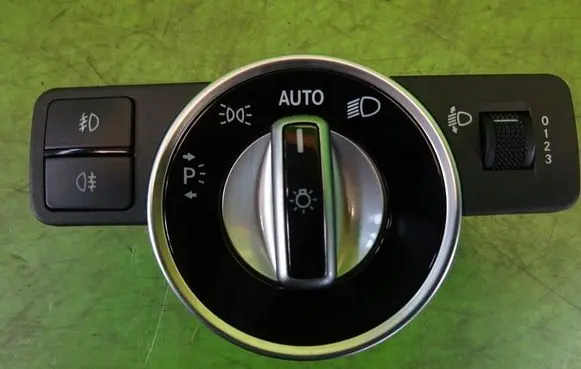 Infiniti Q30 Headlight wiper switch A2049053003