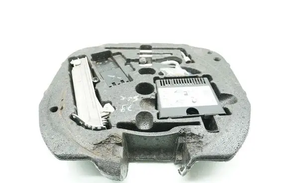 Trunk/boot lower side trim panel