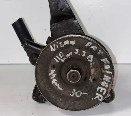 Nissan Pathfinder R50 Power steering pump 49110